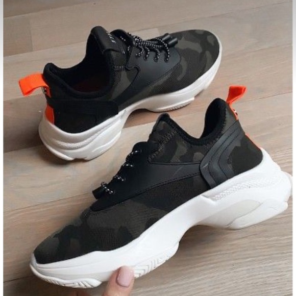 Steve Madden Myles Camo Sneakers - Picture 1 of 3